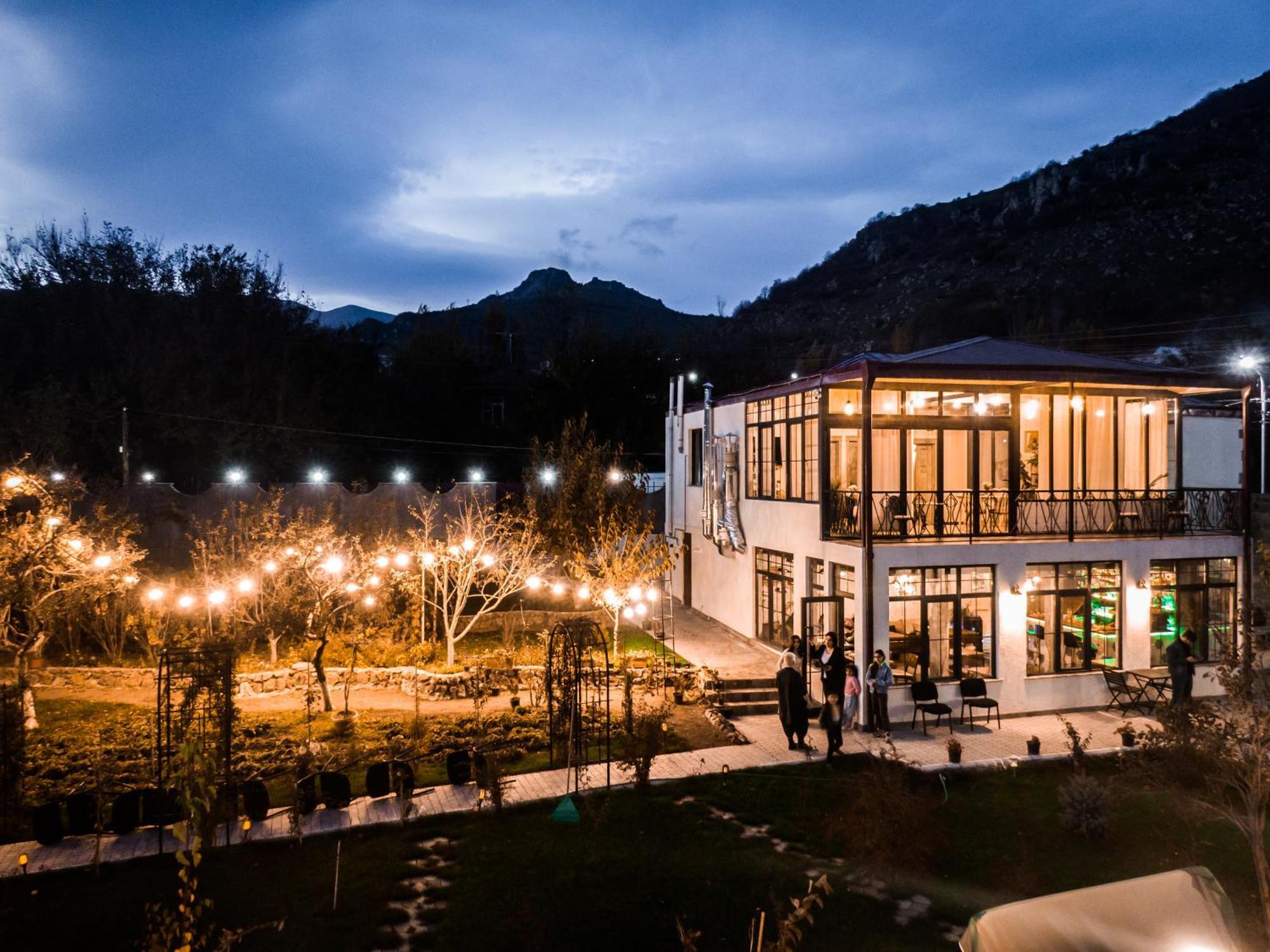 Redroof Country House Hotel Goris Eksteriør bilde